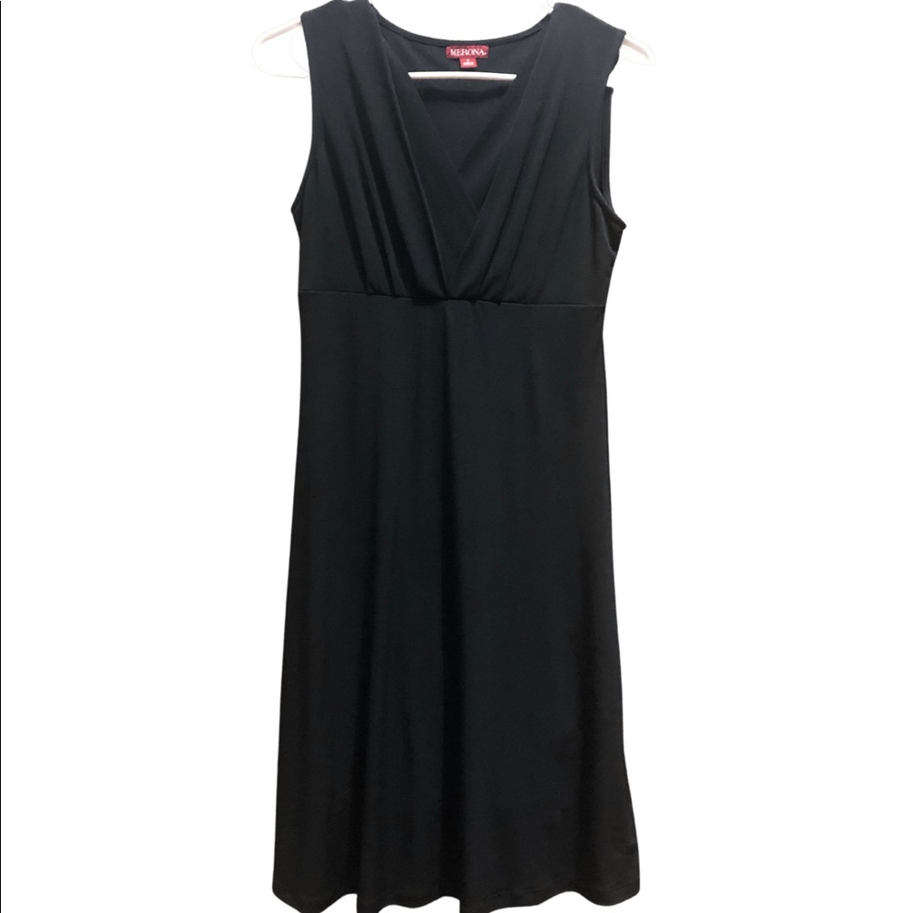 Size small Merona black dress with shaping lining
